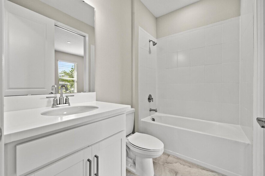 Building Photo - 3040 Formia Ct