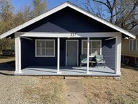 Building Photo - 137 S Lowry St