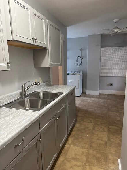 Kitchen - 4 Park St