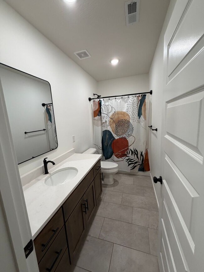 Building Photo - REMODELED 5 Bedroom | 3 Bathroom | 3 Car Garage HOME -- 3,554 sqft | BASEMENT! | NIXA SCHOOLS | F...