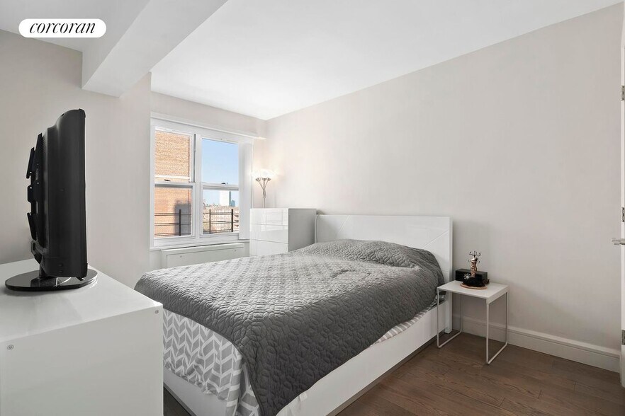 Building Photo - 10740 Queens Blvd