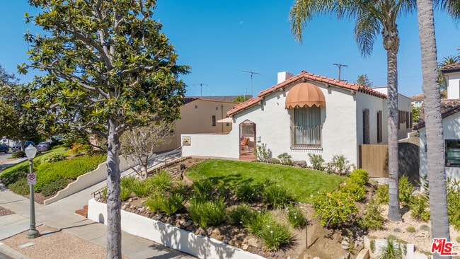Building Photo - 1511 Pandora Ave