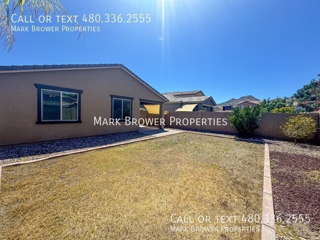 Building Photo - 4594 Kirkland Ave