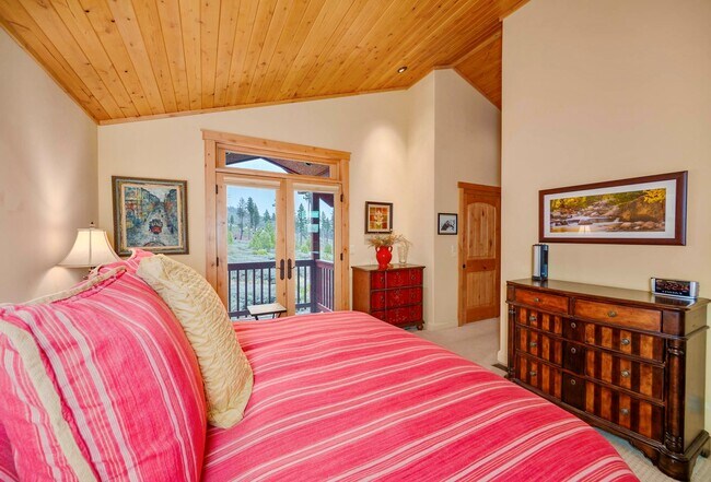 Building Photo - 985 Forest Mountain Dr