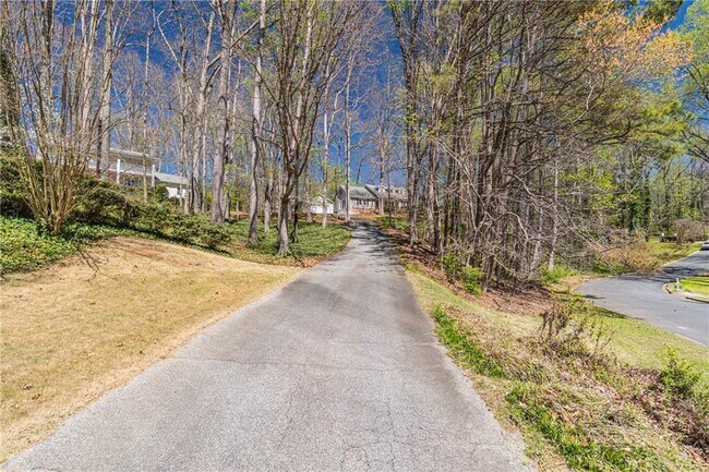 Building Photo - 4571 Huntridge Dr