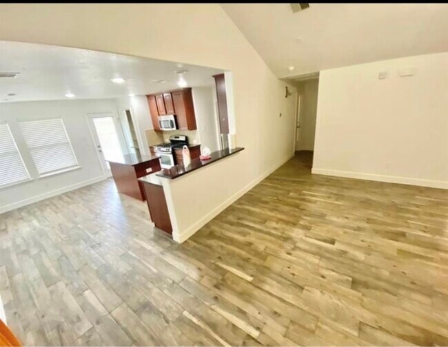 Building Photo - 6326 Saragosa Crossing Ln