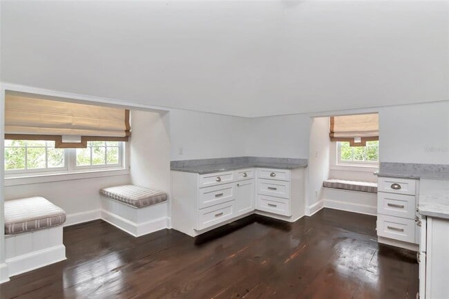 Building Photo - 6220 Bayshore Blvd