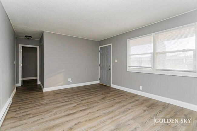 Building Photo - 6304 E Piccadilly Rd