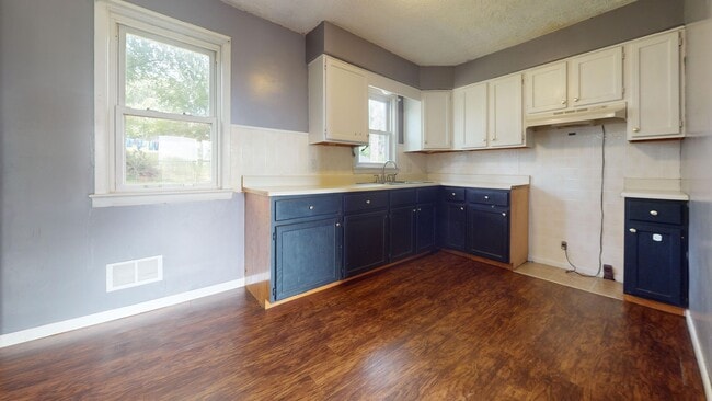 Building Photo - 3 Bedroom Ranch in Madison