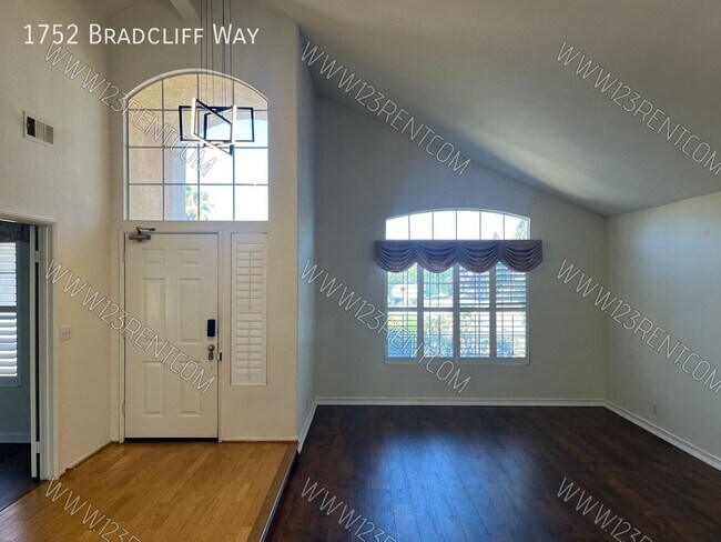 Building Photo - 1752 Bradcliff Way