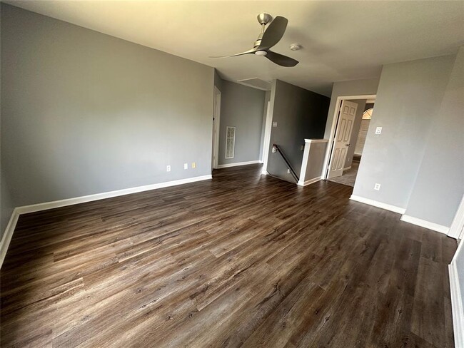 Building Photo - 6810 Crystal Point Dr