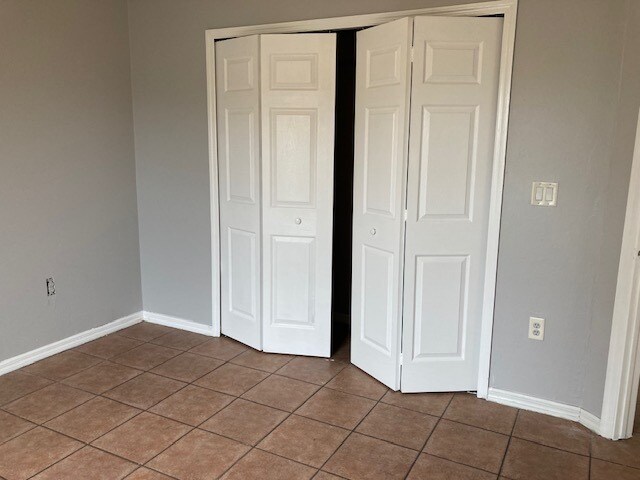 Building Photo - 1417 SE 1st St