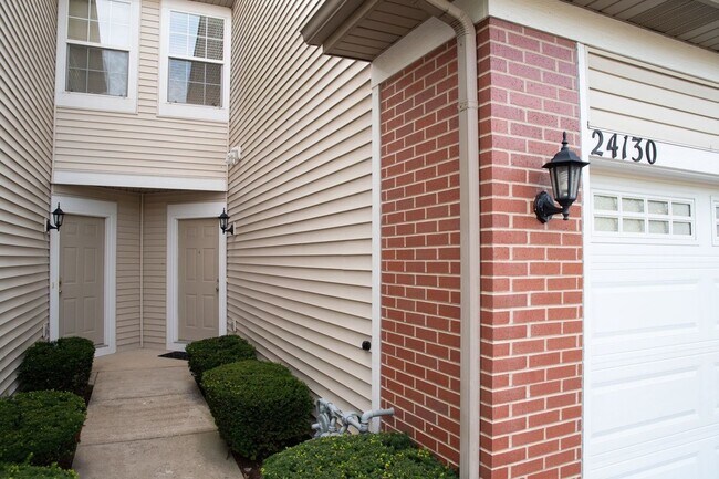 Building Photo - 24130 Walnut Cir