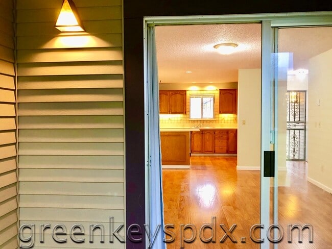 Building Photo - 3-Bedroom Unit on one level with a 1-car garage! Rent includes water-sewer and garbage!