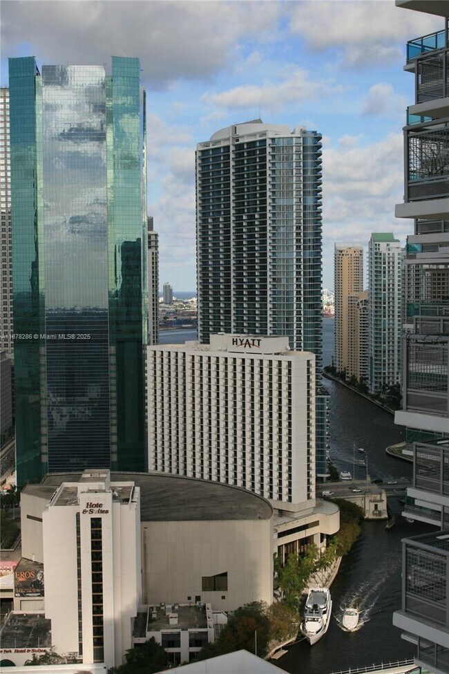 Building Photo - 350 S Miami Ave