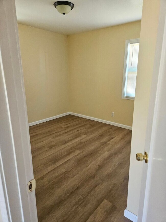 Building Photo - 5319 Gordon Dr