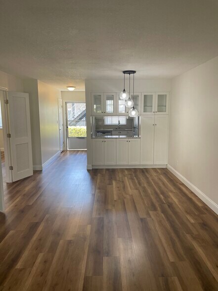 Building Photo - 1250 S Denning Dr