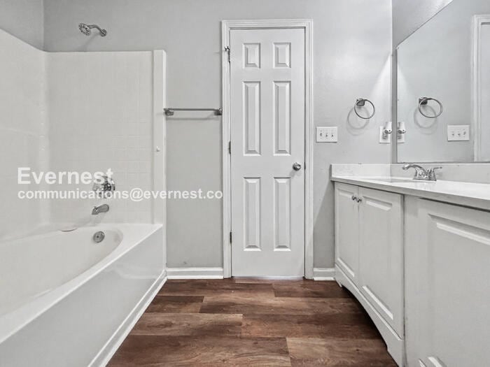 Building Photo - 4140 Ravenwood Ct