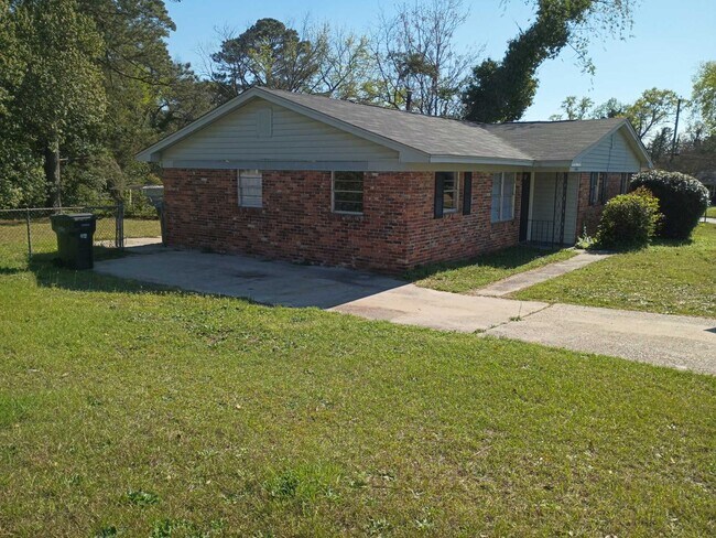 Building Photo - 3404 Covington Dr