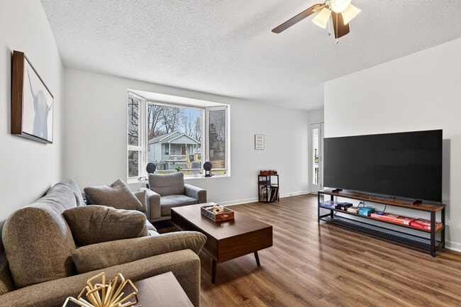 Building Photo - 146 W Felton Ave