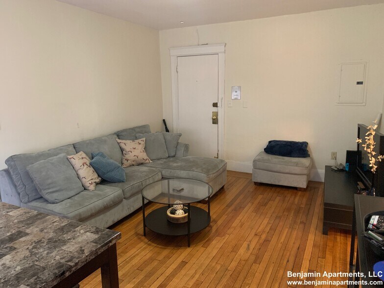 Building Photo - 88 Washington St