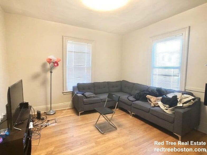 Building Photo - 19 Greylock Rd