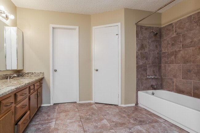 Building Photo - 3719 Lemon Tree Ln