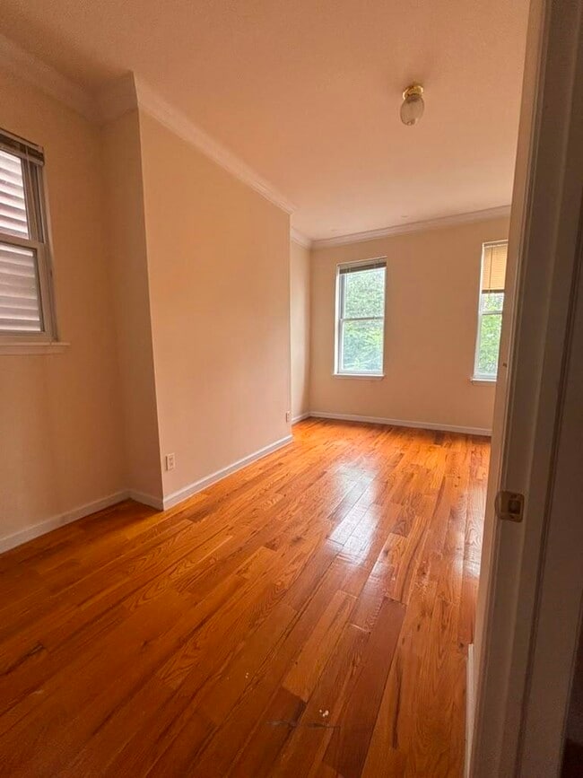 Building Photo - 293 Communipaw Ave