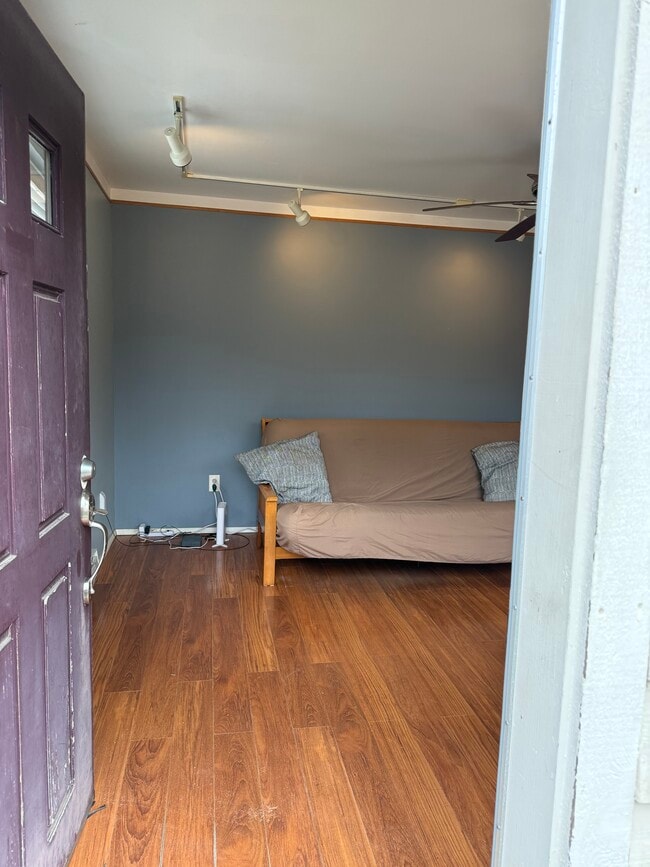 Building Photo - 510 Madrona Ave