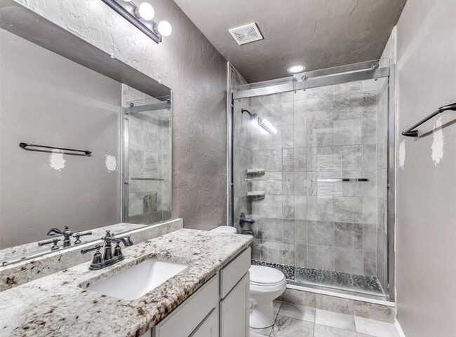 Building Photo - * * * $250 Move-in Special * * * Charming 3 Bedroom Home in Yukon with Modern Updates! * * * $250...