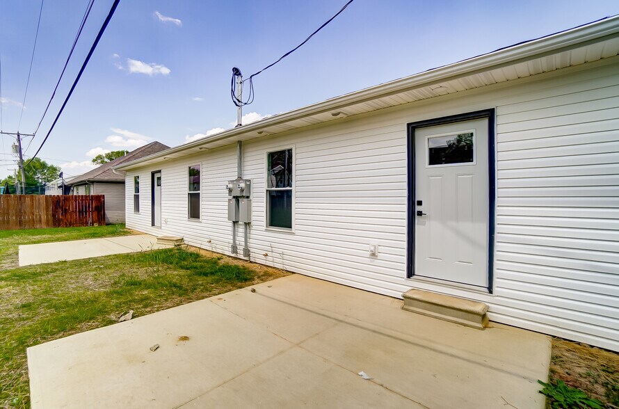 Building Photo - 3011 Cletus Pky