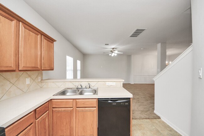 Building Photo - 6702 Albion Cresent Dr