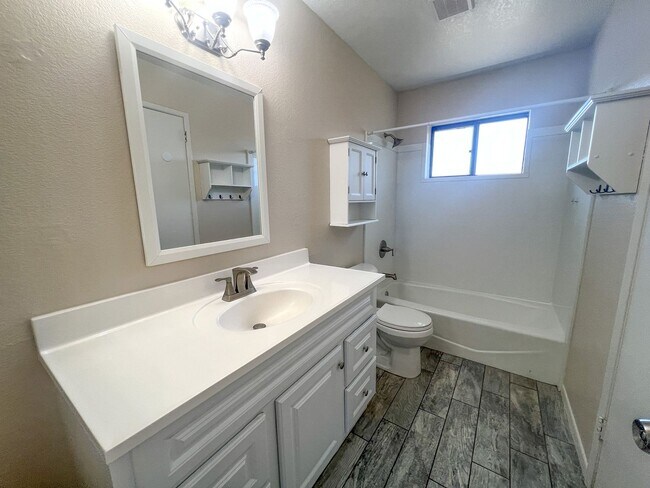 Building Photo - HOUSE - COTTONWOOD