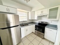 Building Photo - 1350 NE 119th St