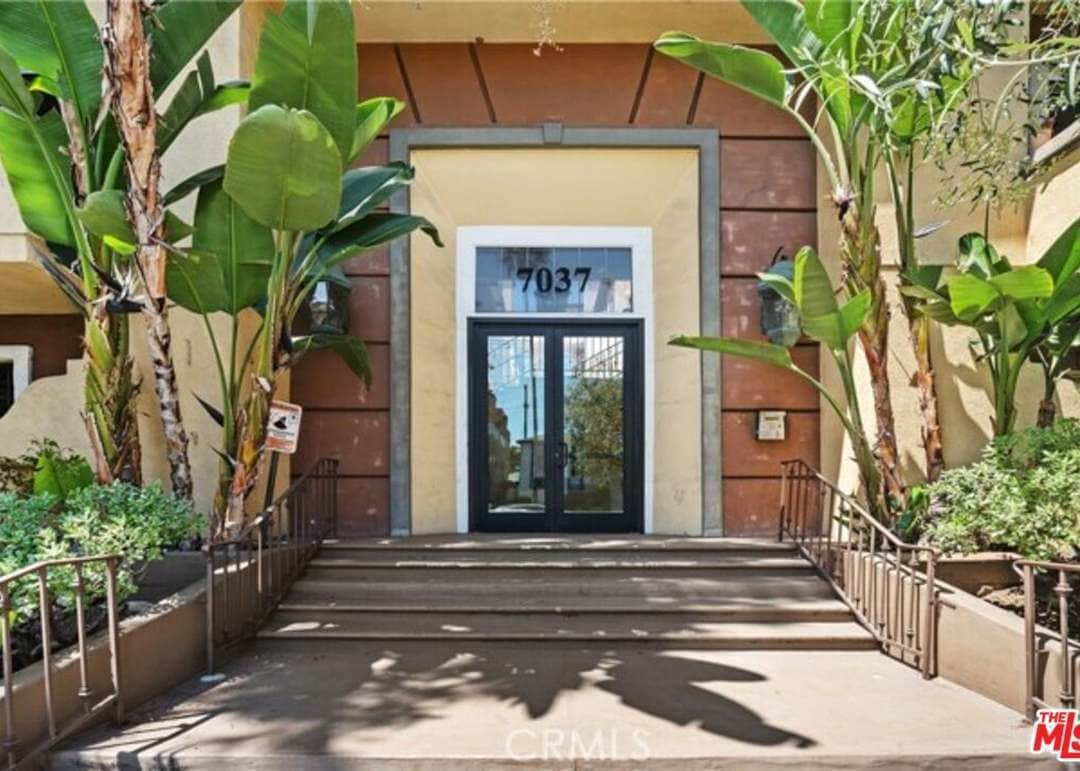 Building Photo - 7037 La Tijera Blvd