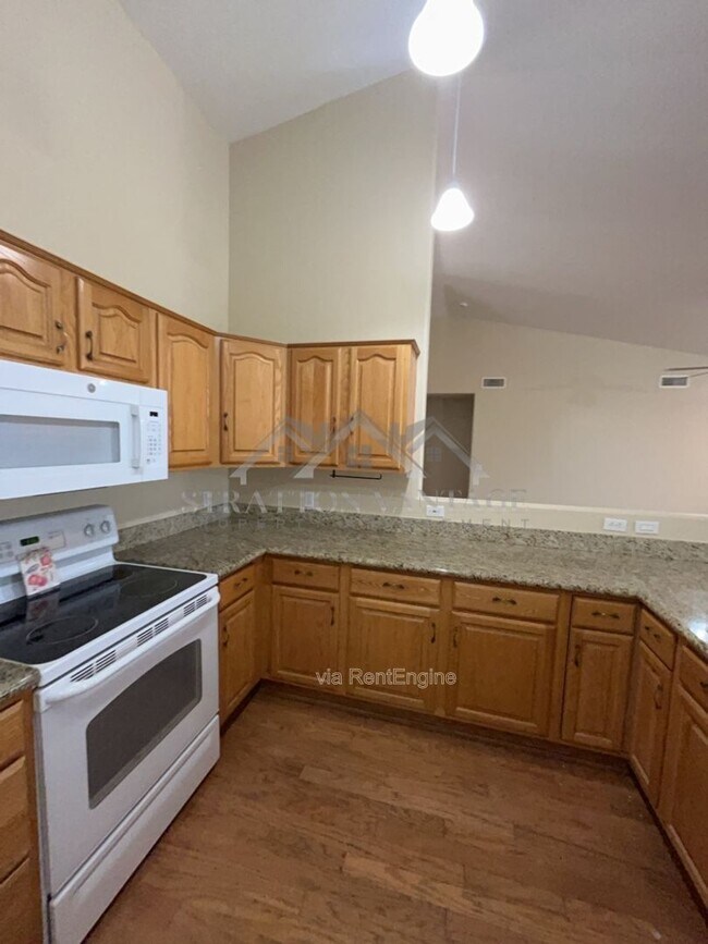 Building Photo - 8760 E Winnston Cir