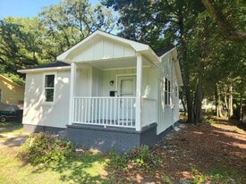 Building Photo - 2664 Hull St
