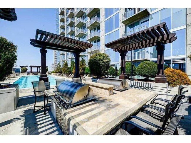 Building Photo - 855 W Peachtree St NE