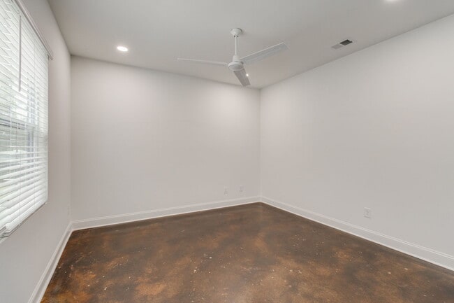 Building Photo - 1410 Barnwell St