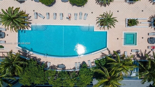 Building Photo - 1050 Brickell Ave