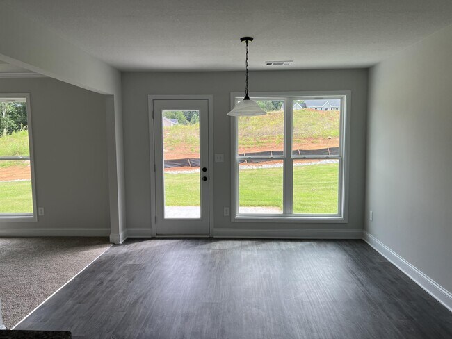 Building Photo - 107 Suwannee Wy