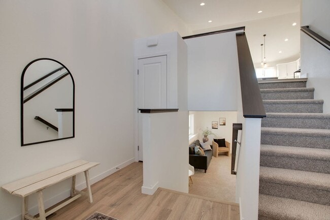 Building Photo - 3 Bed 3 Bath Single Family Home