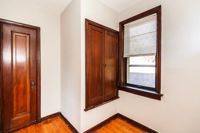 Building Photo - 5018 Miami St