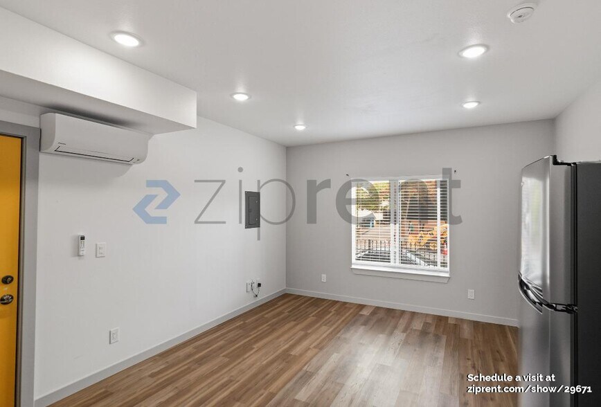 Building Photo - 3216 California St