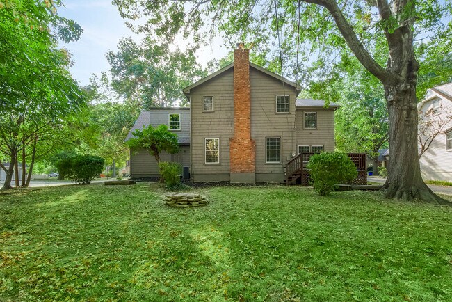 Building Photo - 9859 Connell Dr