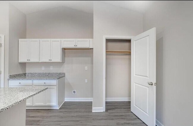 Building Photo - 2344 E Cheyenne Ct