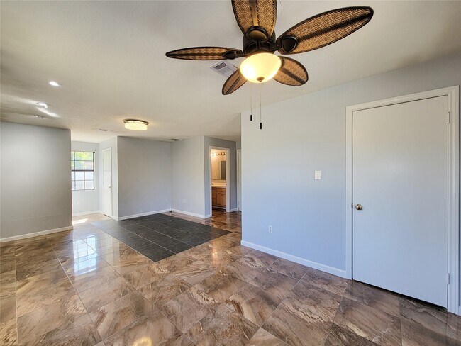Building Photo - 12934 Ivydale Dr