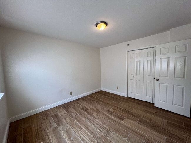Building Photo - "Charming 2-Bed, 2-Bath Haven in Hollister – Your Perfect Retreat Awaits!"
