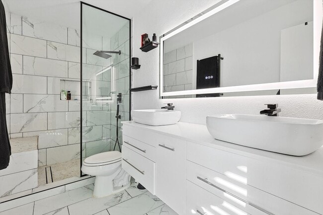 Building Photo - 2525 Freedom Ln