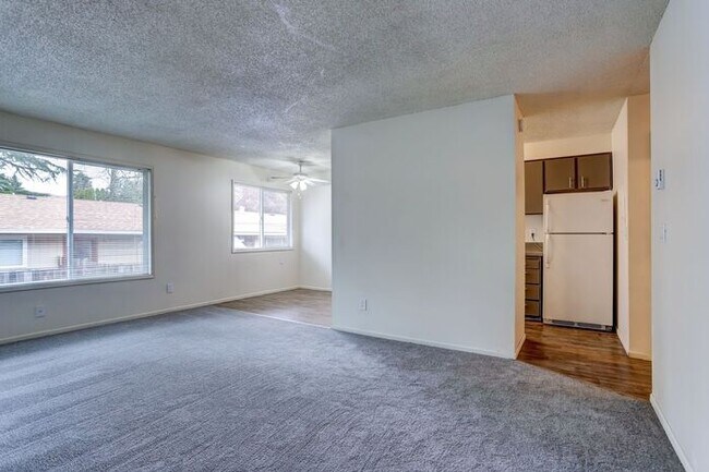 Building Photo - Look no Further, Tyee offers a SUPER 2bed/...